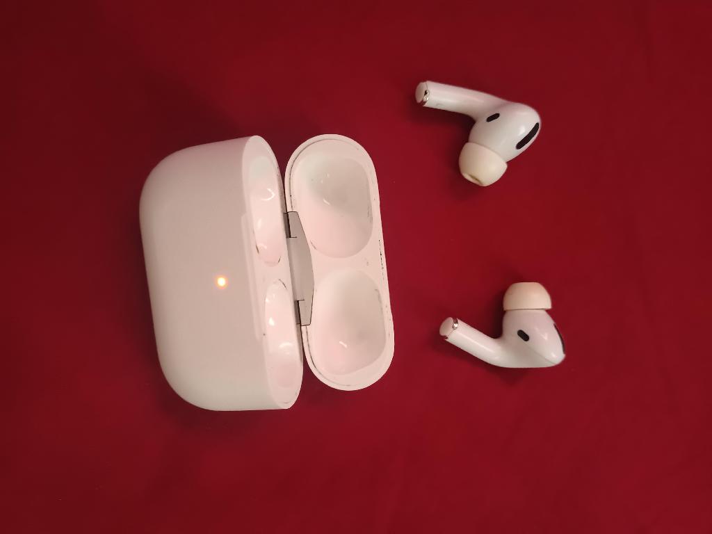 Vendo airpods 2 originales  Foto 7200748-1.jpg