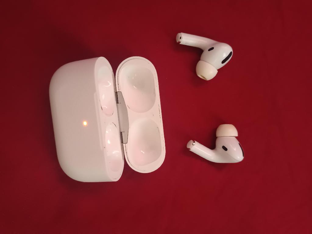 Vendo airpods 2 originales  Foto 7200748-2.jpg