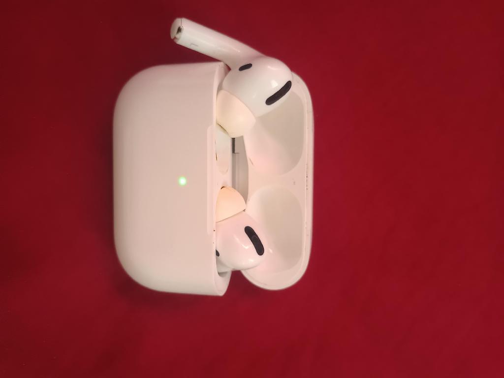 Vendo airpods 2 originales  Foto 7200748-3.jpg