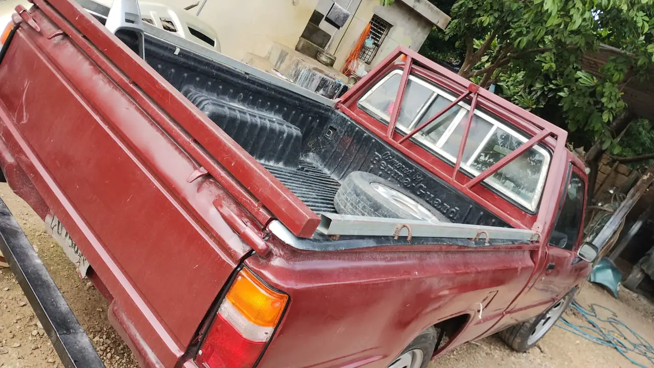 Camioneta toyota Pick up del 84 con motor Diesel  Foto 7201272-1.jpg