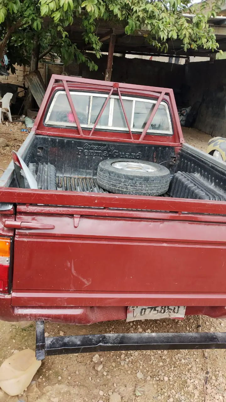 Camioneta toyota Pick up del 84 con motor Diesel  Foto 7201272-2.jpg