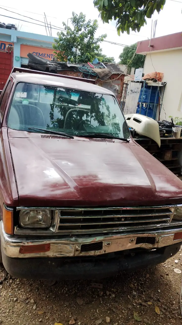 Camioneta toyota Pick up del 84 con motor Diesel  Foto 7201272-3.jpg