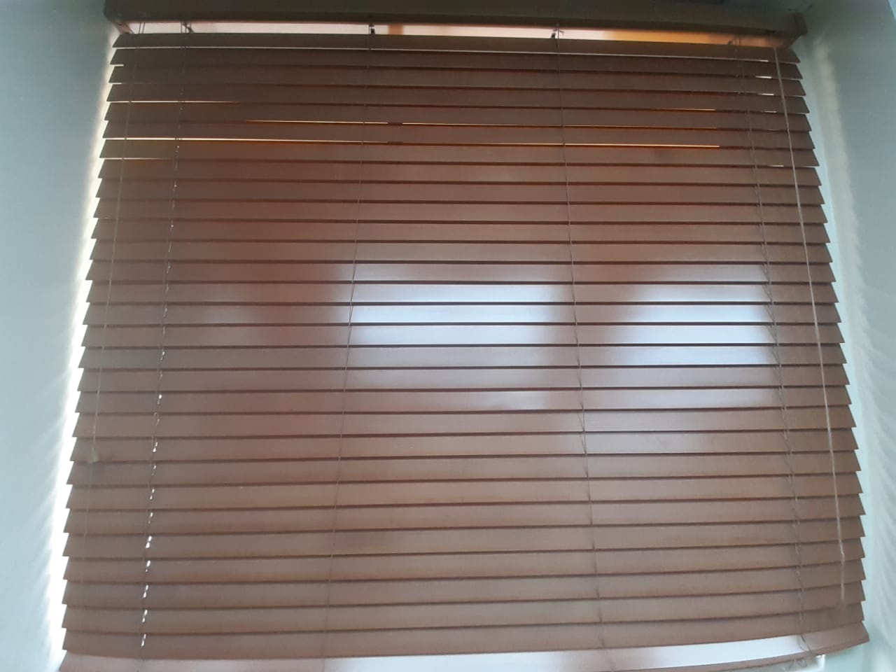 DE OPORTUNIDAD-SE VENDEN 2 CORTINAS VENECIANA USADA BUENAS CONDICIONES Foto 7201653-1.jpg