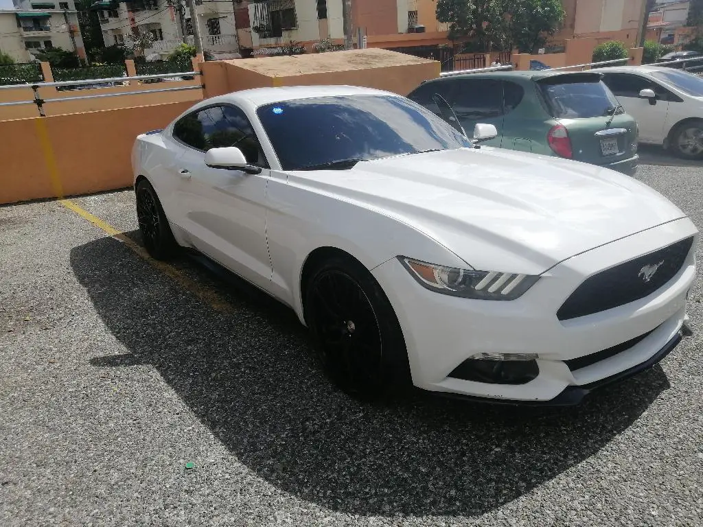 Vendo Mustang 2016 en Santo Domingo DN Foto 7201716-3.jpg