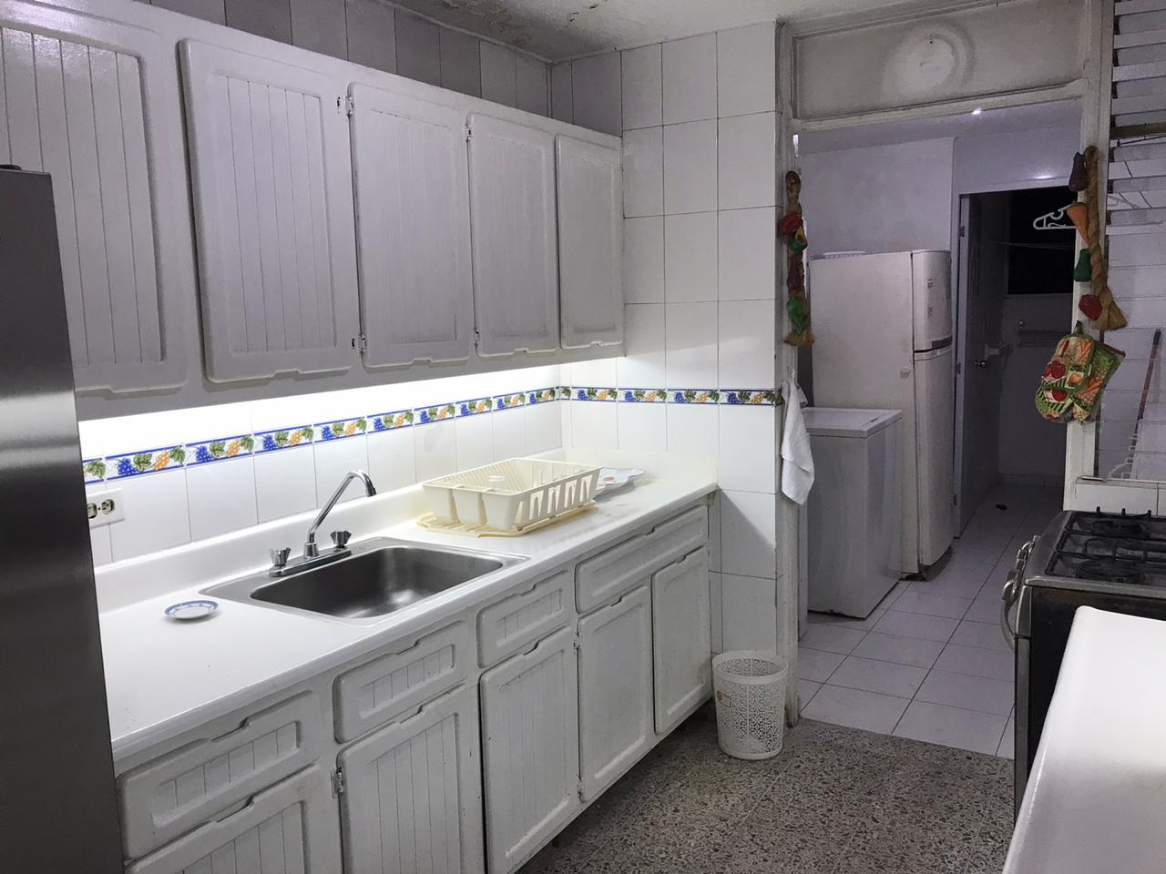 1440 ALQUILER DE APARTAMENTO AMUEBLADO-GAZCUE  Foto 7201987-1.jpg