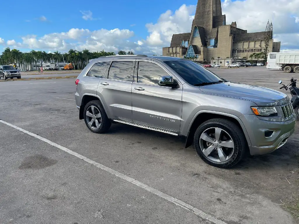 JEEP GRAND CHEROKEE OVERLAND 2015 4X4  en La Altagracia Foto 7202367-7.jpg