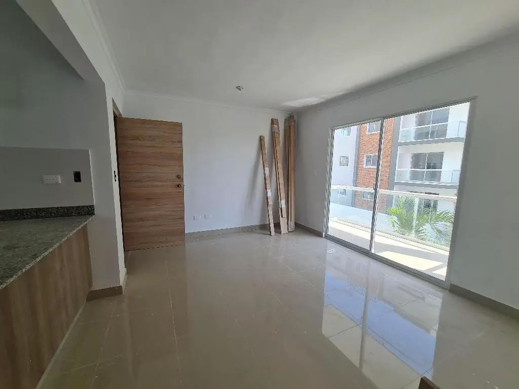 OPORTUNIDAD Apartamento con terraza en la Av. Jacobo Majluta Foto 7202502-C1.jpg