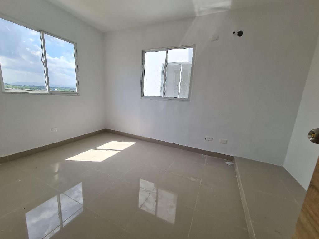 OPORTUNIDAD Apartamento con terraza en la Av. Jacobo Majluta Foto 7202502-j1.jpg