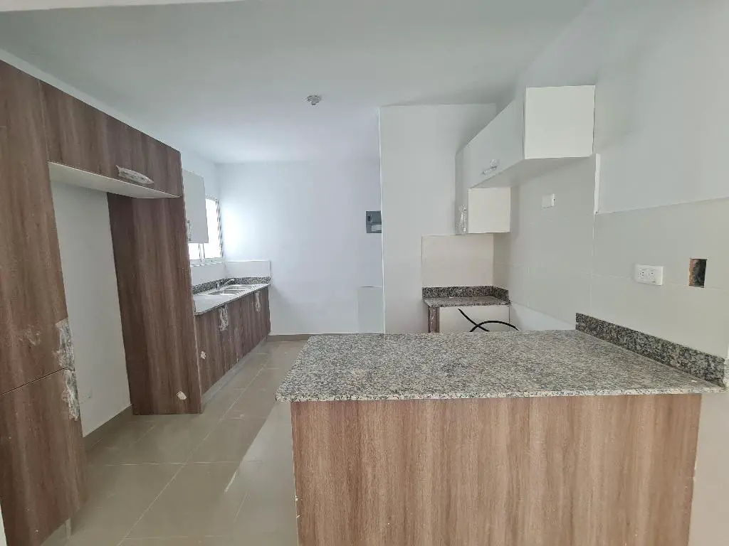 OPORTUNIDAD Apartamento con terraza en la Av. Jacobo Majluta Foto 7202502-k1.jpg