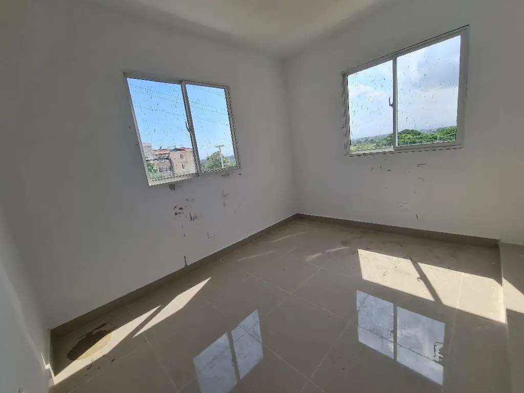 OPORTUNIDAD Apartamento con terraza en la Av. Jacobo Majluta Foto 7202502-l1.jpg