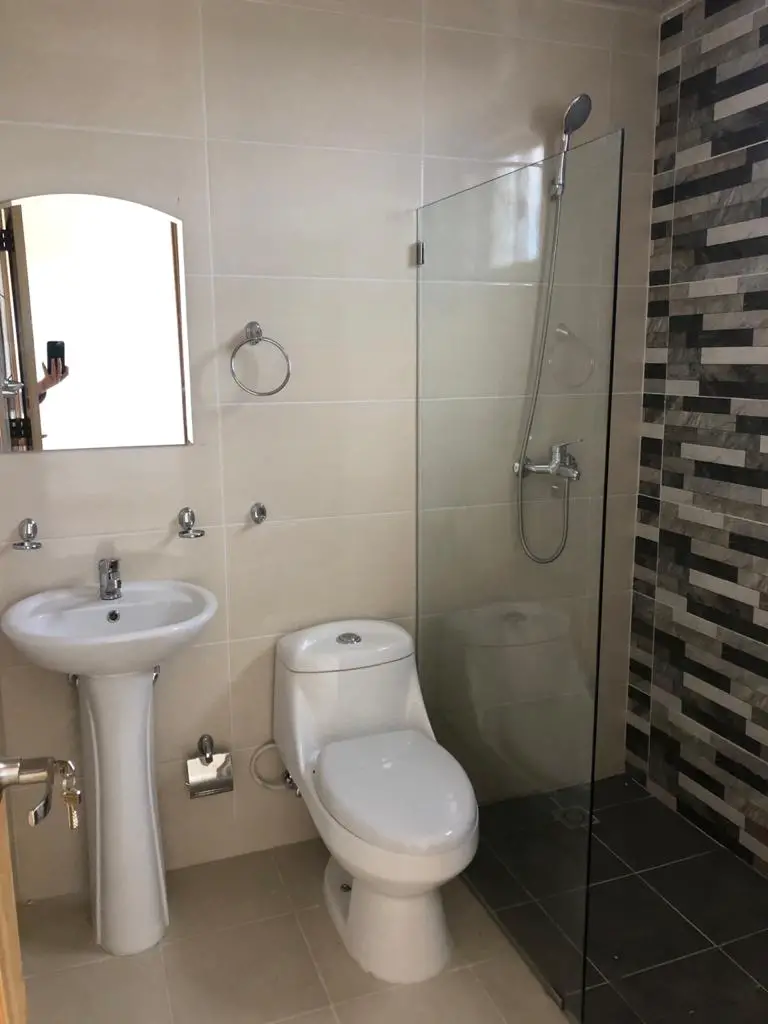 Apartamento de 2do nivel 136Mts con 2 Parqueos proximo al metro Foto 7202508-j1.jpg