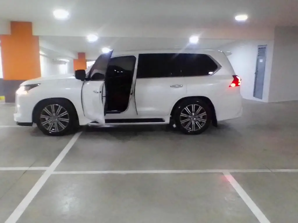Lexus LX 570.      2016 Foto 7203882-3.jpg