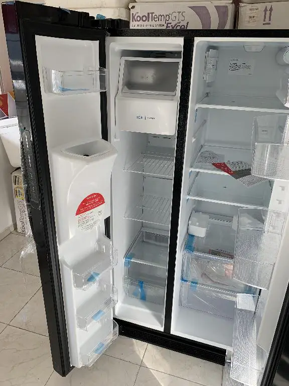 Nevera/ Refrigerador 36 pulg de profundidad Modelo Frigidaire Foto 7205543-5.jpg