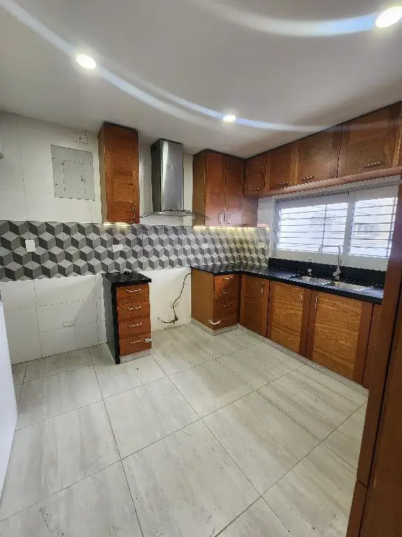 Se renta apartamento REMODELADO en Naco Edificio Arizona I Detrás de s Foto 7206384-9.jpg