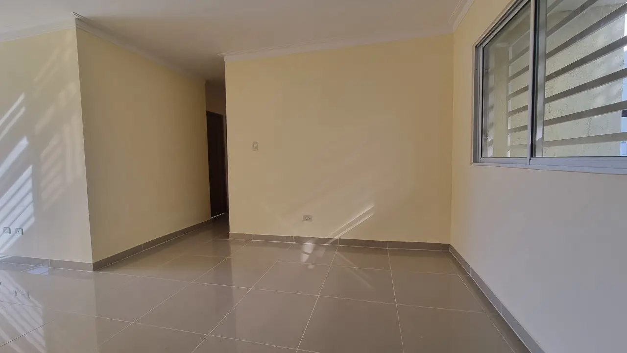 Alquilo Apartamento en 3er Nivel en la Autopista San Isidro al lado de Foto 7207281-2.jpg