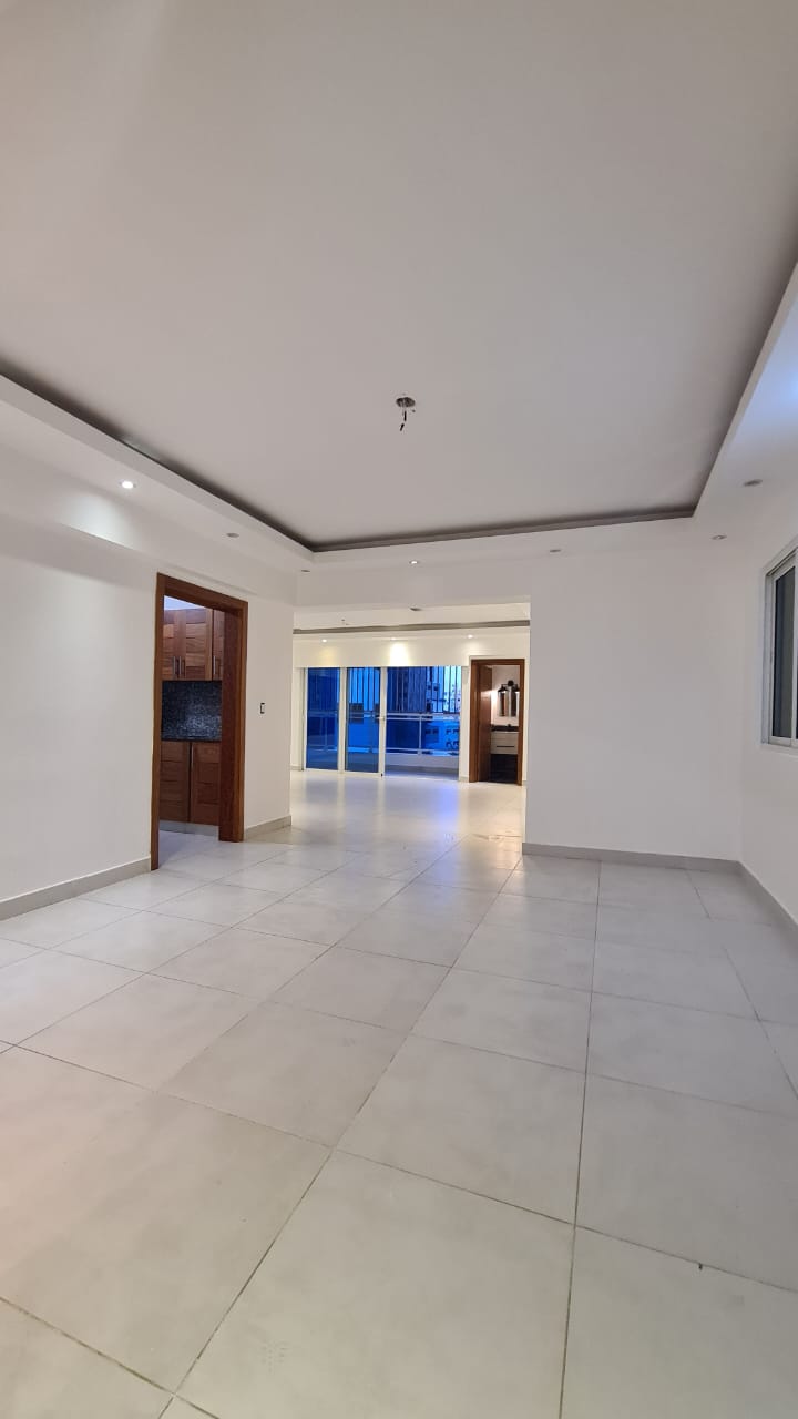 Alquilo Amplio Apartamento en Evaristo Morales  Foto 7207505-t8.jpg