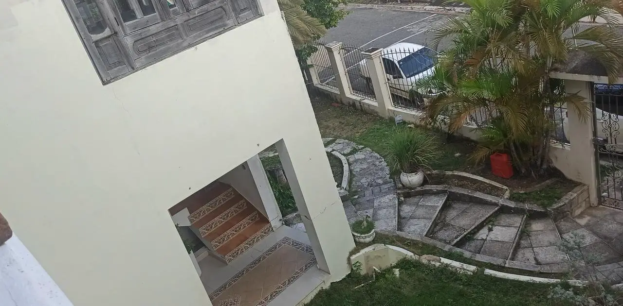 Casas de Dos Niveles en Colinas del Oeste Foto 7211435-3.jpg