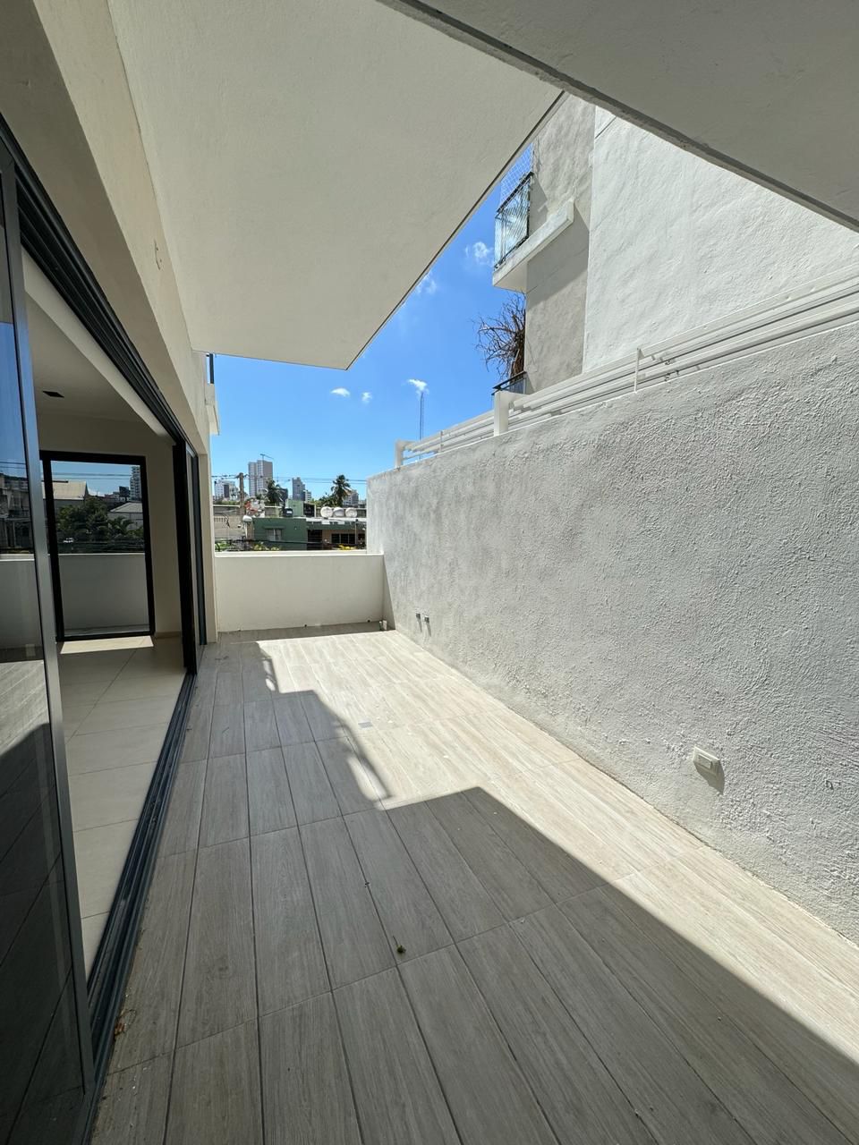 ALQUILO Apartamento Con Línea Blanca 2do Piso Con Terraza En Viejo Arr Foto 7211686-2.jpg