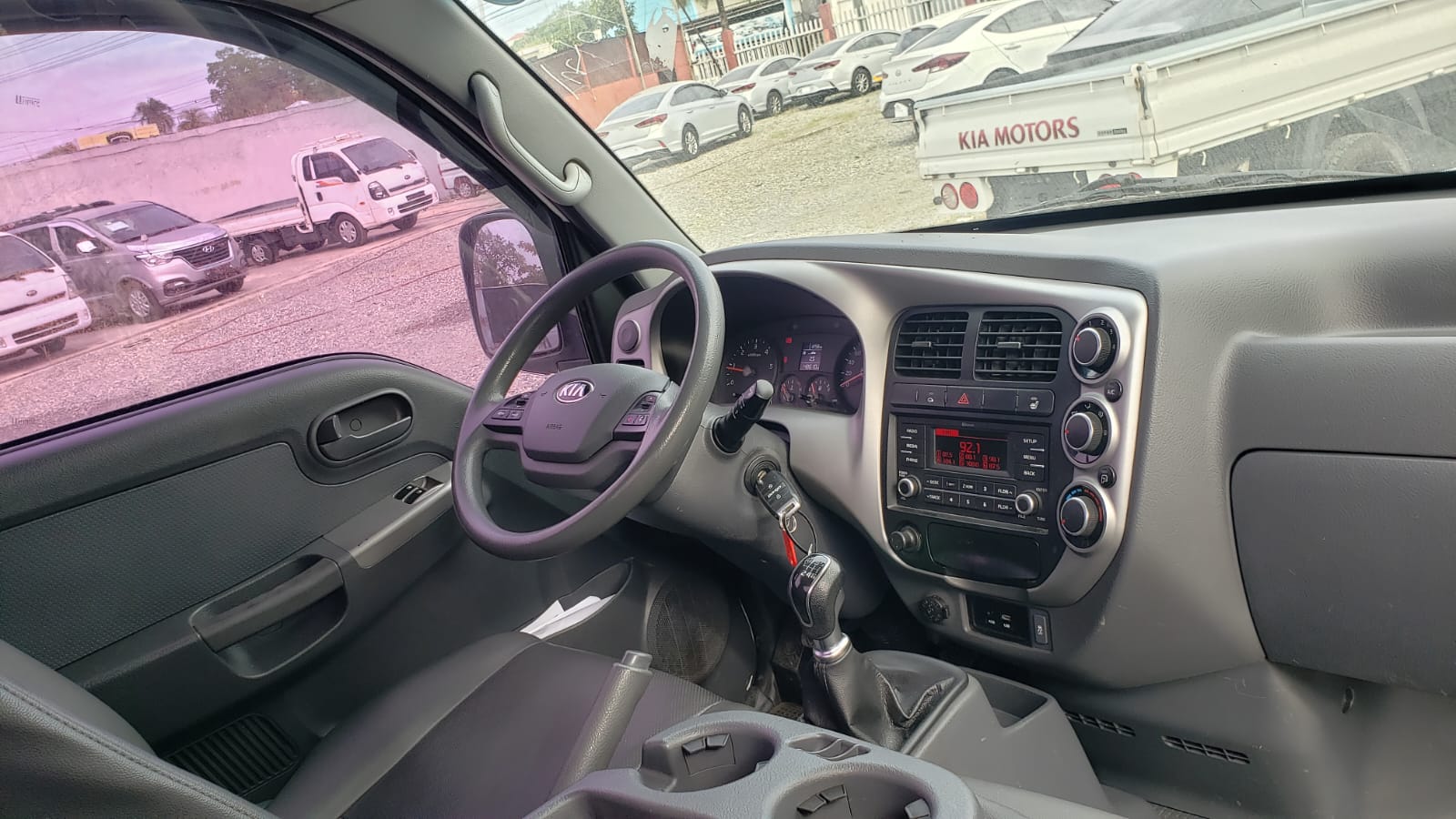 KIA BONGO III 2018  Foto 7211745-2.jpg