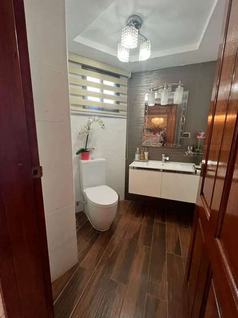 Te ofrezco este precioso apartamento en la avenida Anacaona con vista  Foto 7212407-2.jpg