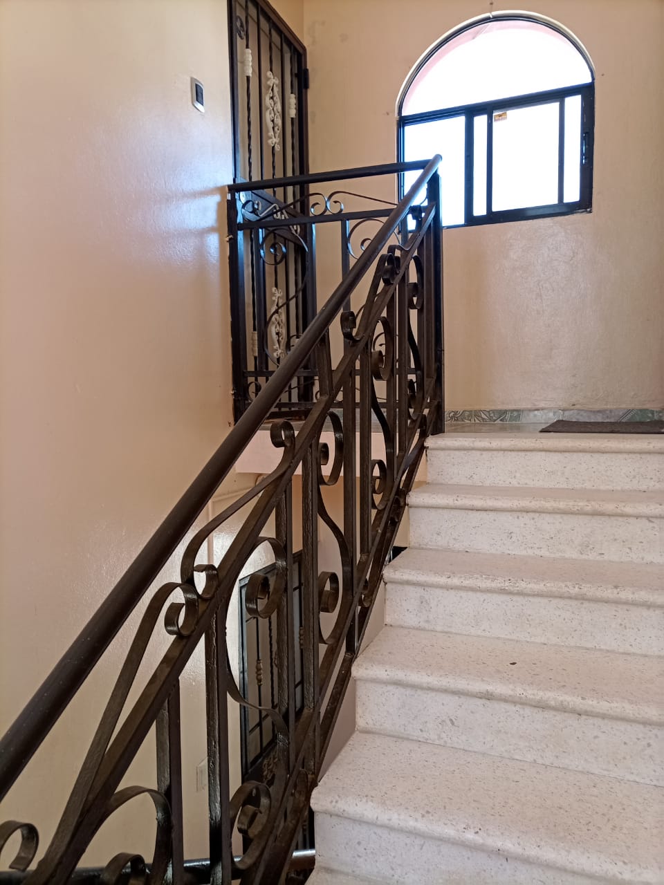 Apartamento 4to. Piso en Los Rosales del Este Foto 7212414-2.jpg