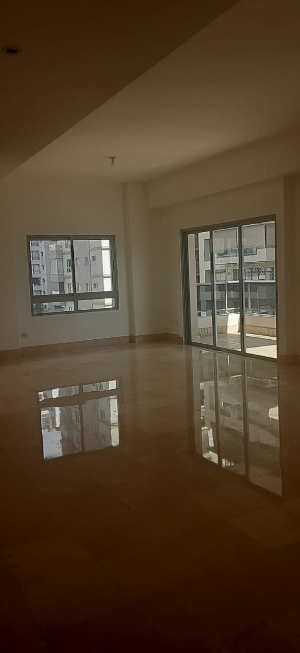 Apartamento en Alquiler en Piantini de Tres Habitaciones  Foto 7212544-6.jpg