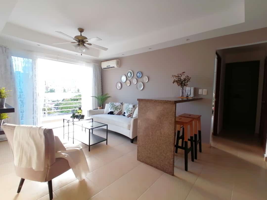 APARTAMENTO AMUEBLADO EN ALQUILER  GAZCUE Foto 7212948-5.jpg
