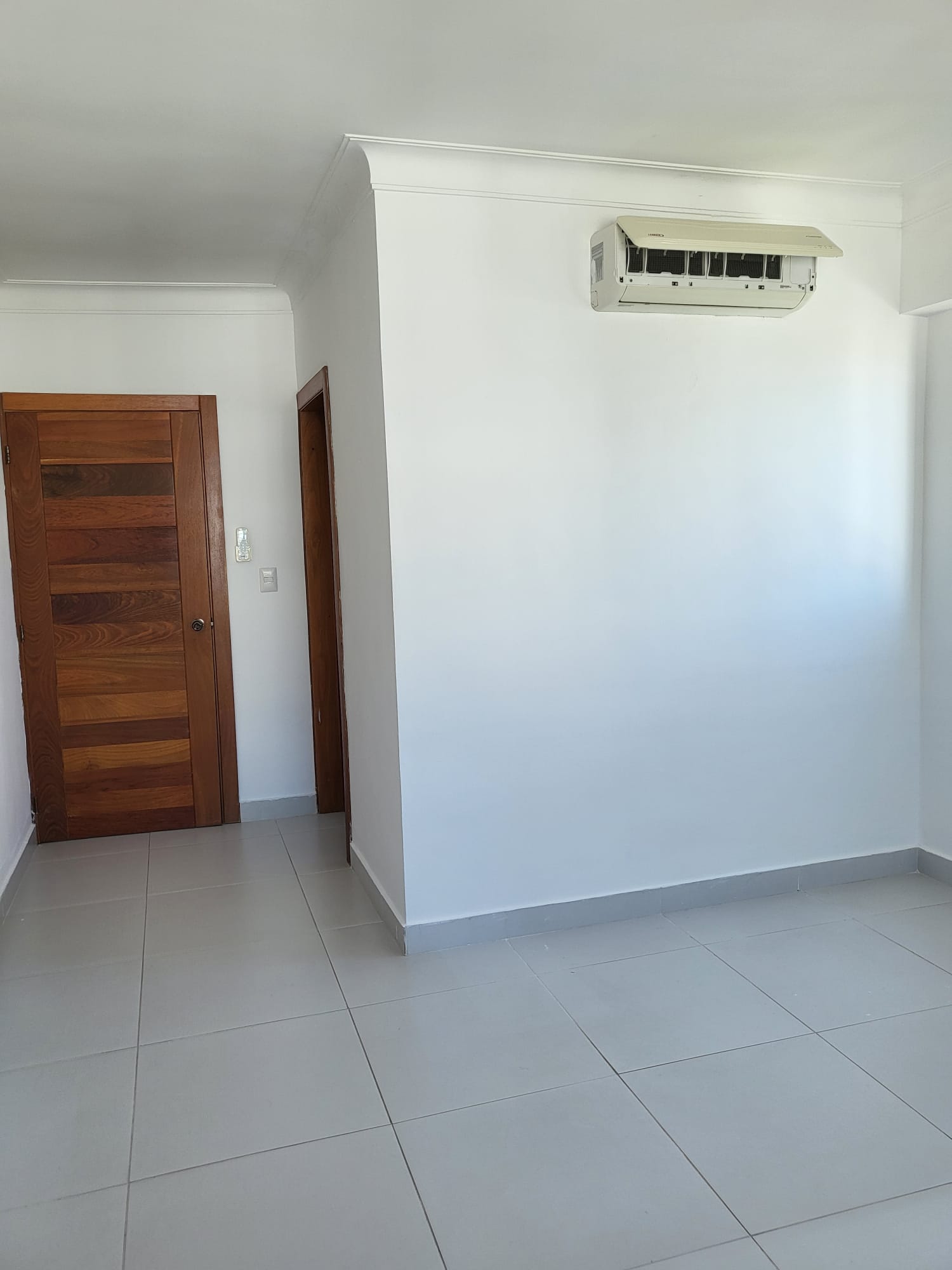 Alquilo apartamento en Evaristo Morales 7mo piso  Foto 7213640-2.jpg