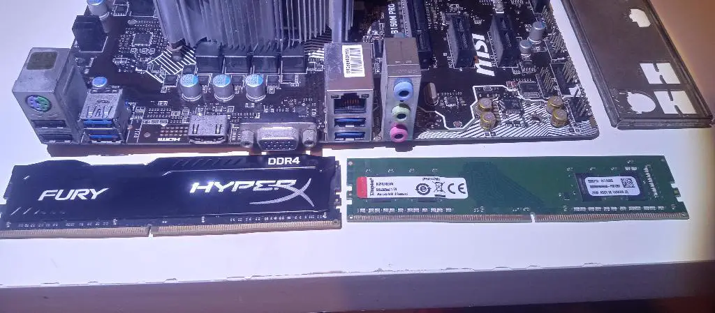 VENDO COMBO BOARD - PROCESADOR Y MEMORIA DDR4 B150M PRO-VH / i7 6TA GE Foto 7215231-2.jpg