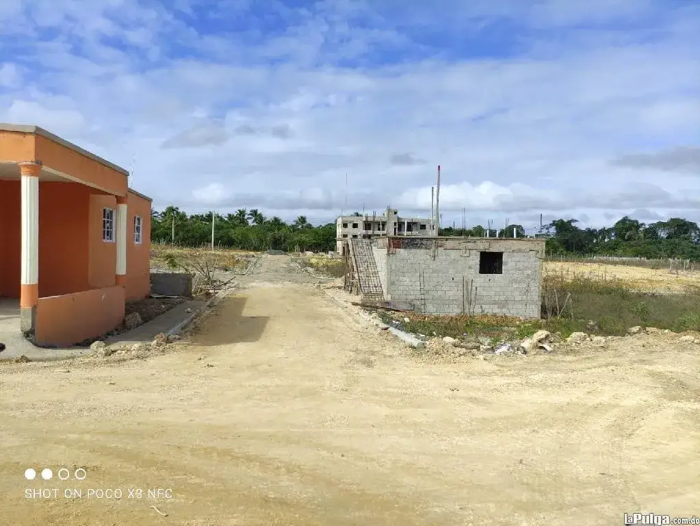 SOLARES CON SU TITULO DE PROPIEDAD EN RESIDEDENCIAL DE VILLA MELLA Foto 7215587-5.jpg