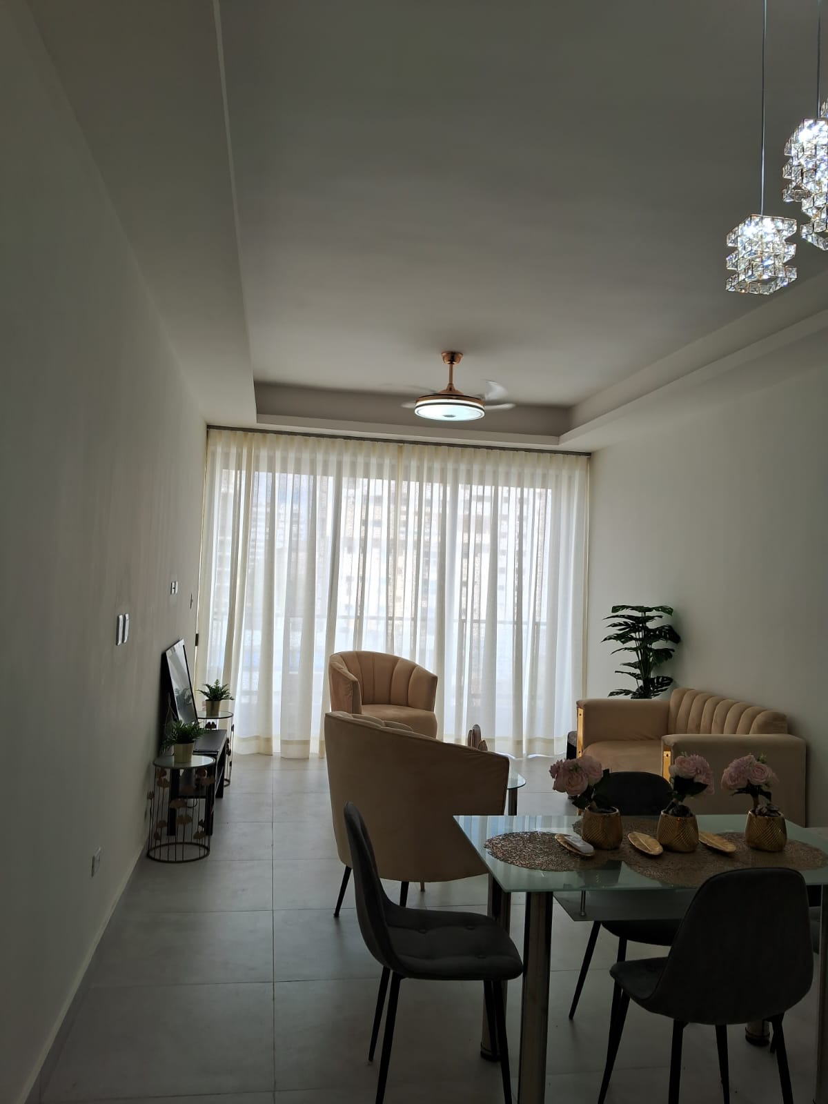 En Alquiler Apartamento Moderno en Evaristo Morales Foto 7215723-1.jpg