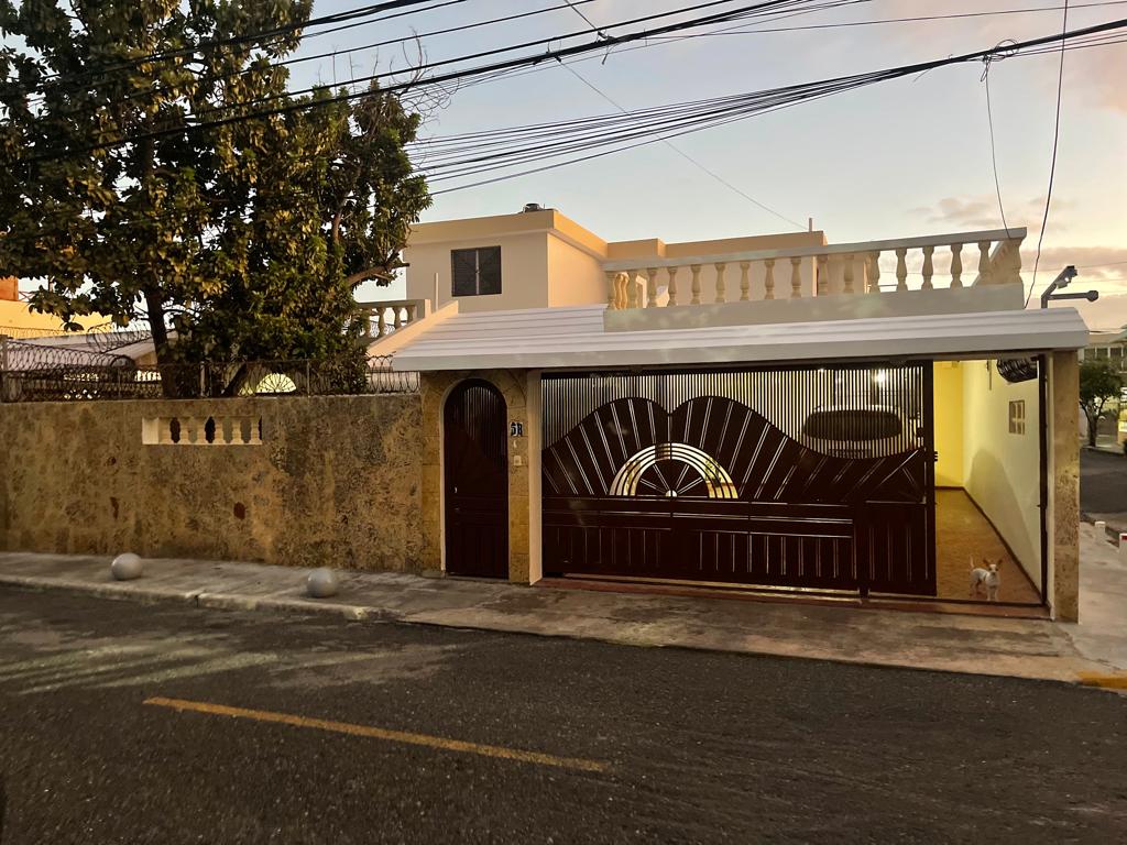 Casa de 286 m2 en Urb. Italia Santo Domingo Este Foto 7215725-7.jpg
