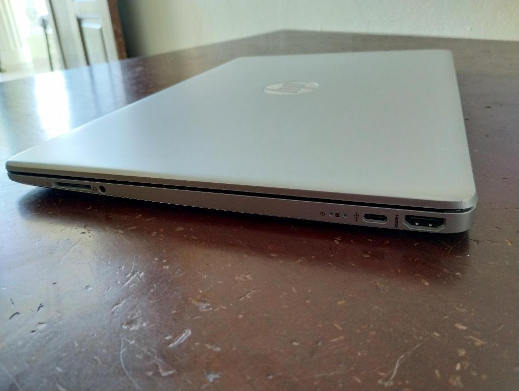 Laptop HP 15 Touch Core i5-10th Gen 256GB SSD 16GB RAM Windows 11 Inte Foto 7215867-4.jpg