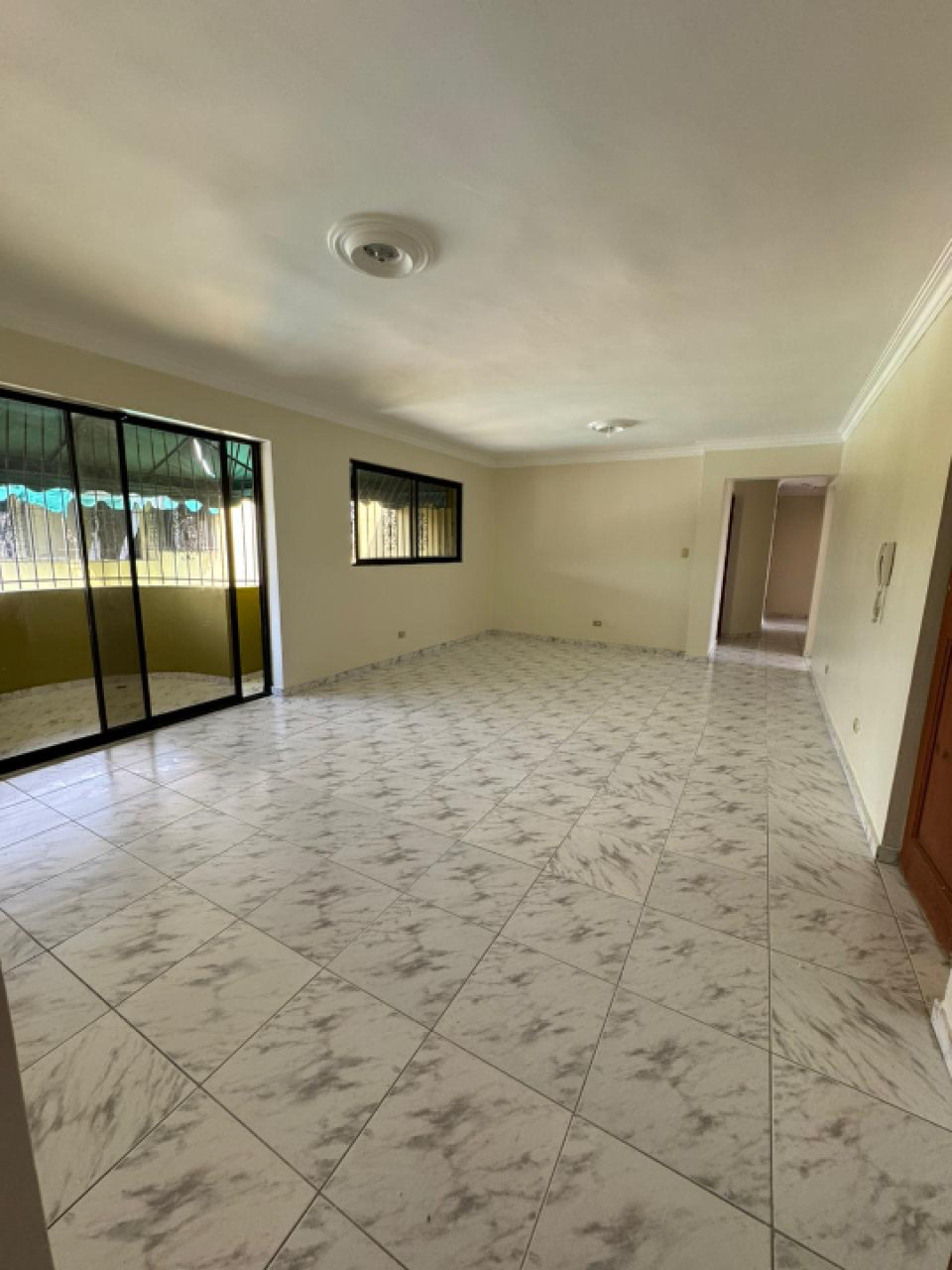 APARTAMENTO EN VENTA EN QUISQUEYA 3 HA 2 BAÑOS 2 PARQUEOS 133 MTS RD89 Foto 7217009-2.jpg