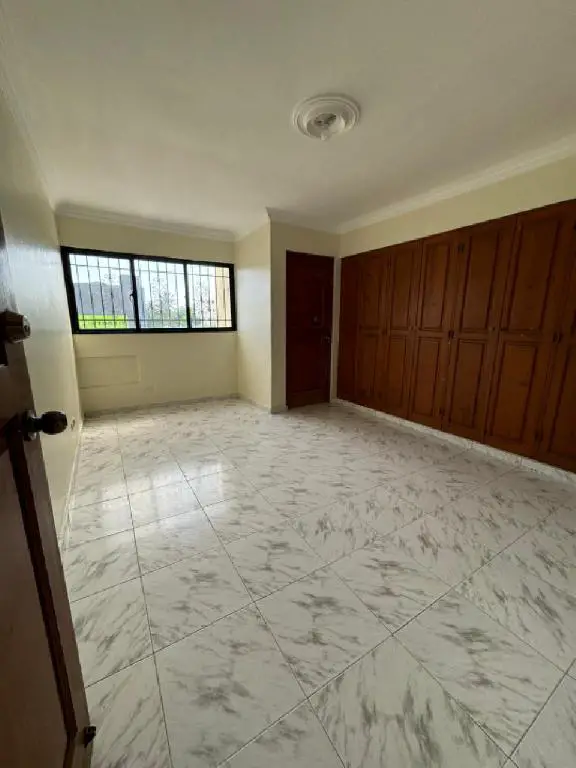 APARTAMENTO EN VENTA EN QUISQUEYA 3 HA 2 BAÑOS 2 PARQUEOS 133 MTS RD89 Foto 7217009-7.jpg