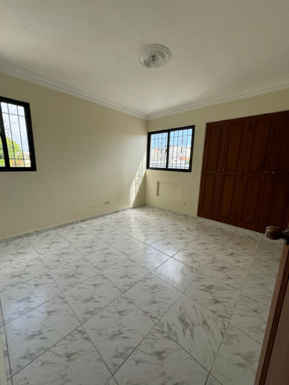 APARTAMENTO EN VENTA EN QUISQUEYA 3 HA 2 BAÑOS 2 PARQUEOS 133 MTS RD89 Foto 7217009-8.jpg