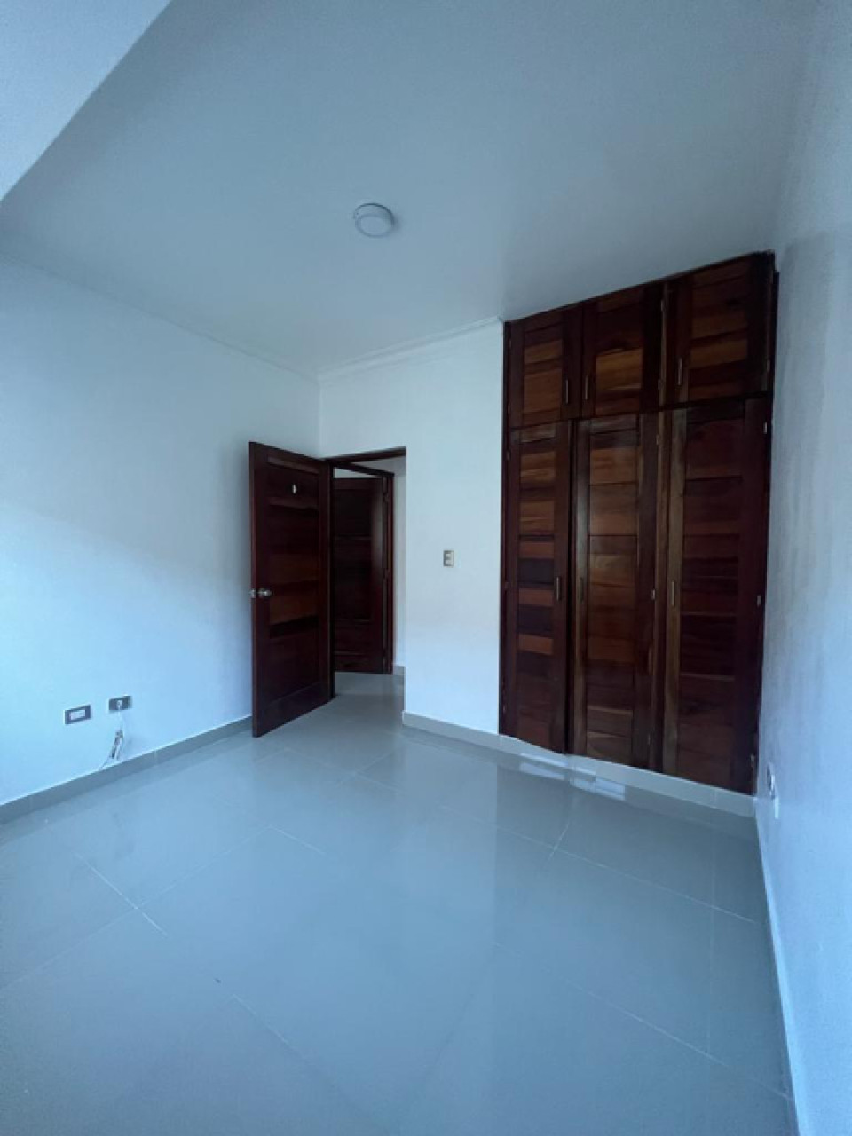 APARTAMENTO EN VENTA EN LOS PRADOS DE 3 HAB 2.5 BAÑOS 2 PARQUEOS US 25 Foto 7217030-3.jpg