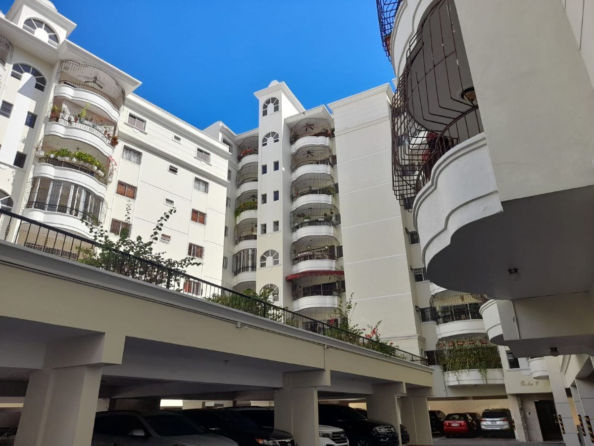 Apartamento Clásico en Evaristo Morales 175 metros Foto 7217849-7.jpg