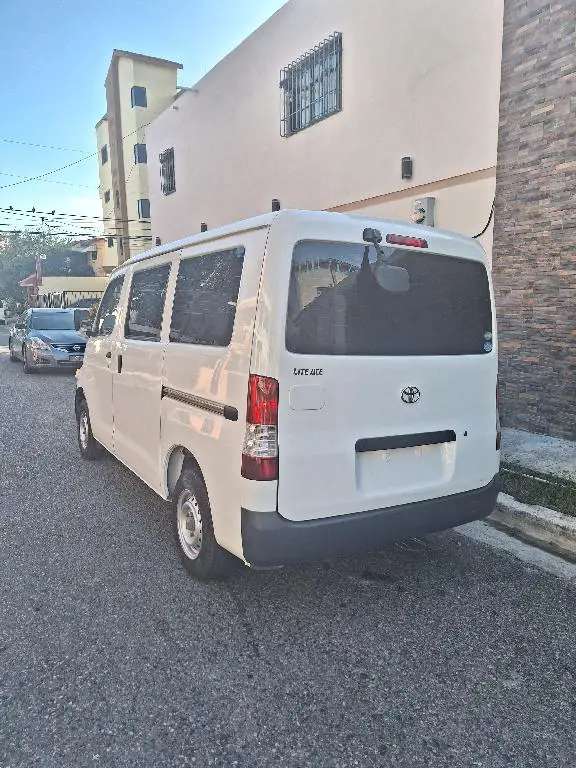 Toyota town Ace 2018 Foto 7218086-2.jpg