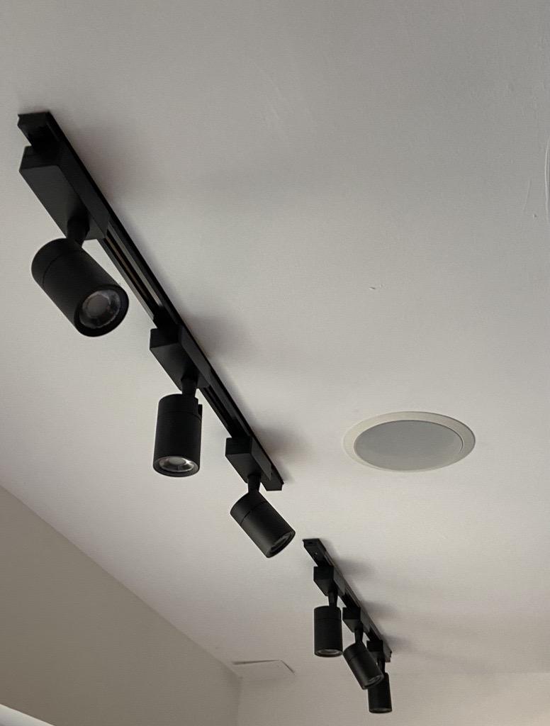 Lamparas de techo tipo proyectores de rieles negra. Usado-como nueva. Foto 7218132-1.jpg