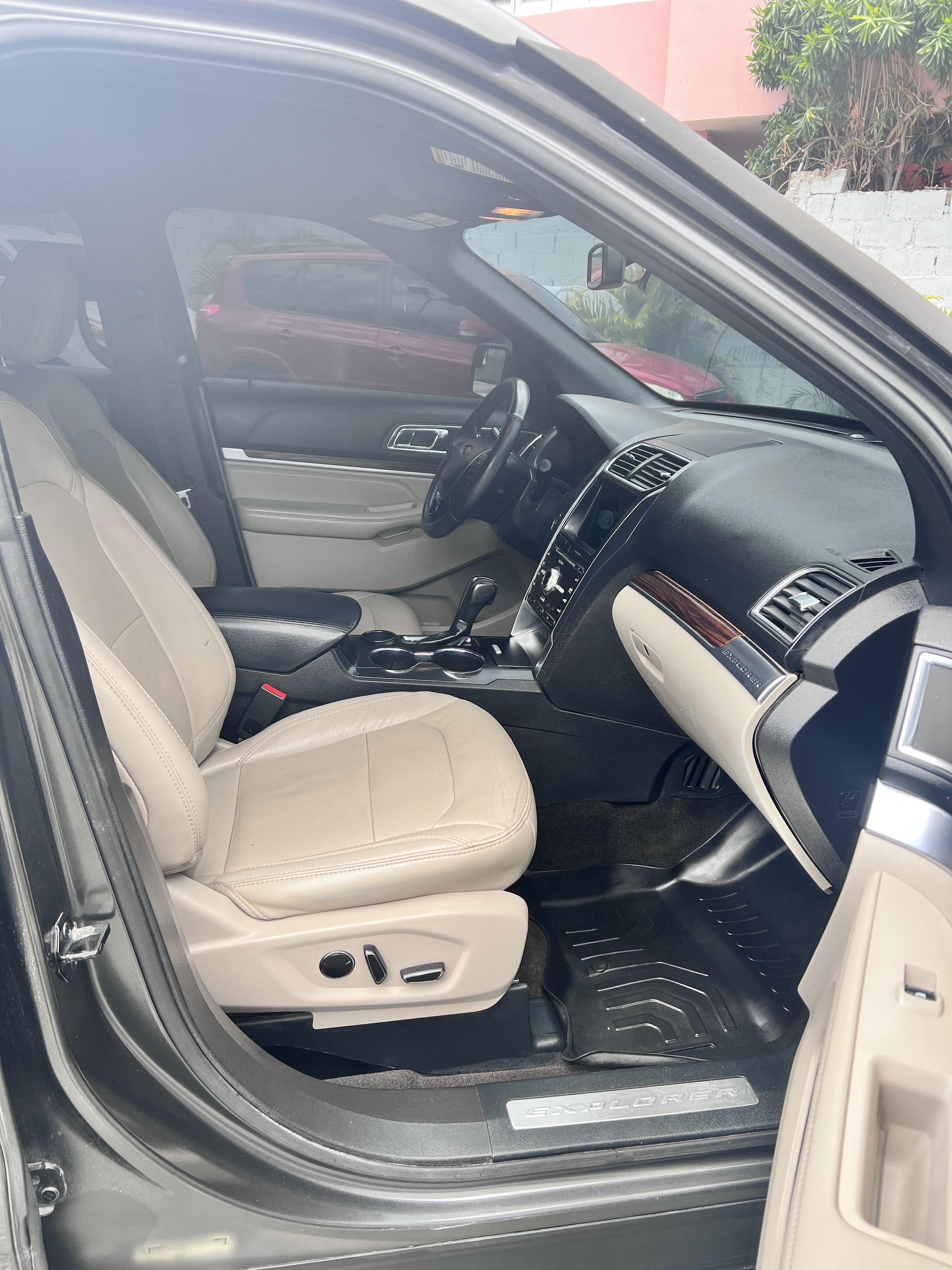 Ford Explorer Limited 2018 en San Pedro de Macorís Foto 7218298-12.jpg