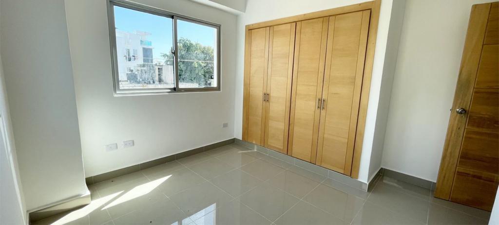 SE VENDE ESTE NUEVO APARTAMENTO CON DOBLE BALCON  Av. Independencia    Foto 7218436-4.jpg