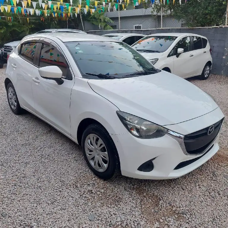 MAZDA DEMIO SKYACTIVE 2019  Foto 7218945-1.jpg