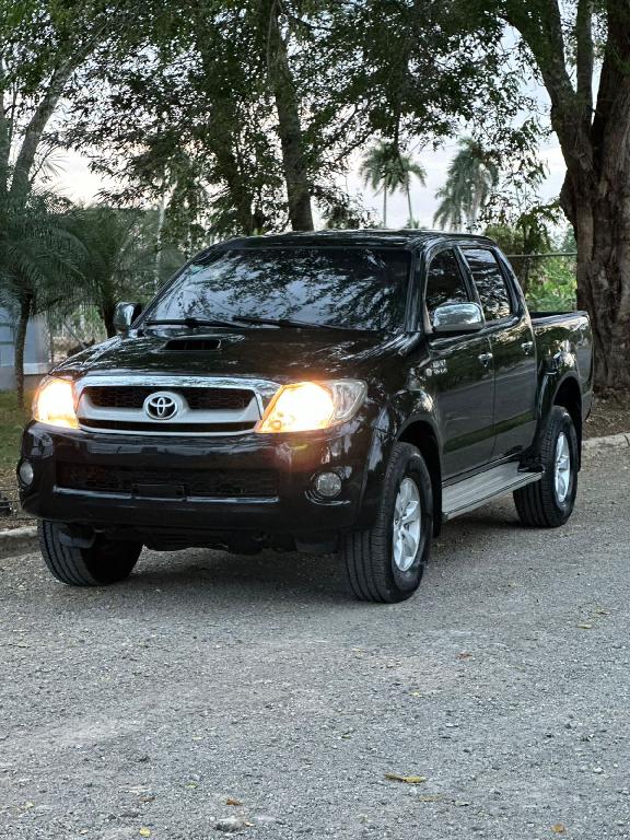 Toyota Hilux SRV 2011 · FINANCIAMIENTO DISPONIBLE✅ Foto 7219192-1.jpg