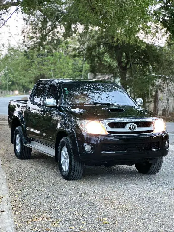 Toyota Hilux SRV 2011 · FINANCIAMIENTO DISPONIBLE✅ Foto 7219192-3.jpg