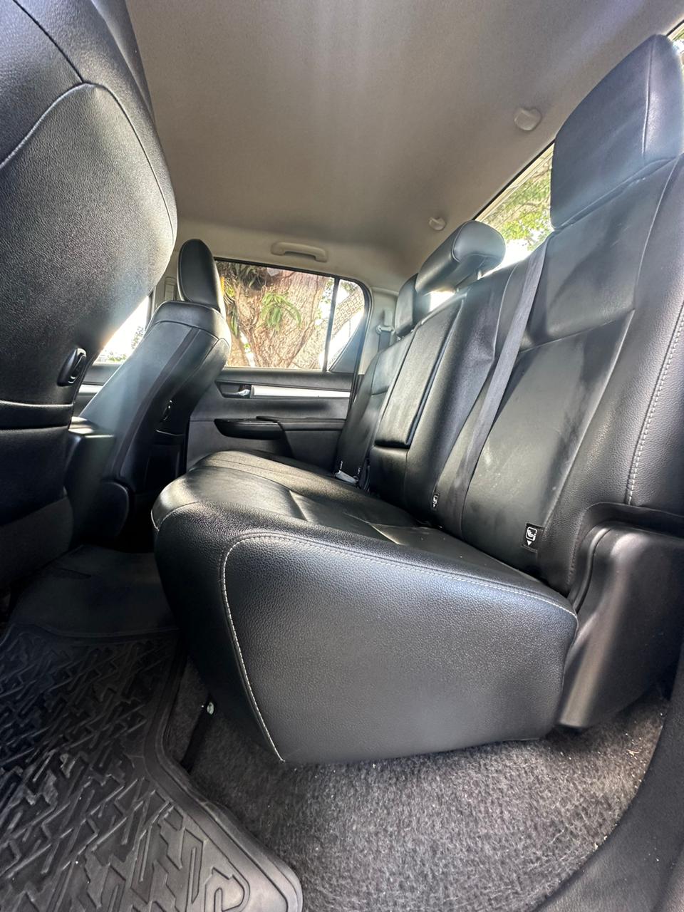 Toyota Hilux SRV 2018 · FINANCIAMIENTO DISPONIBLE✅ Foto 7219206-6.jpg