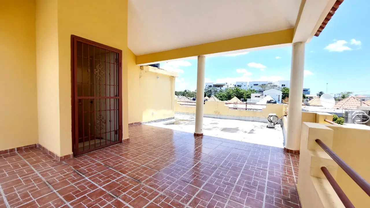 Vendo Casa en Reparto Los Tres Ojos. Residencial Cerrado 3 niveles   Foto 7219959-6.jpg