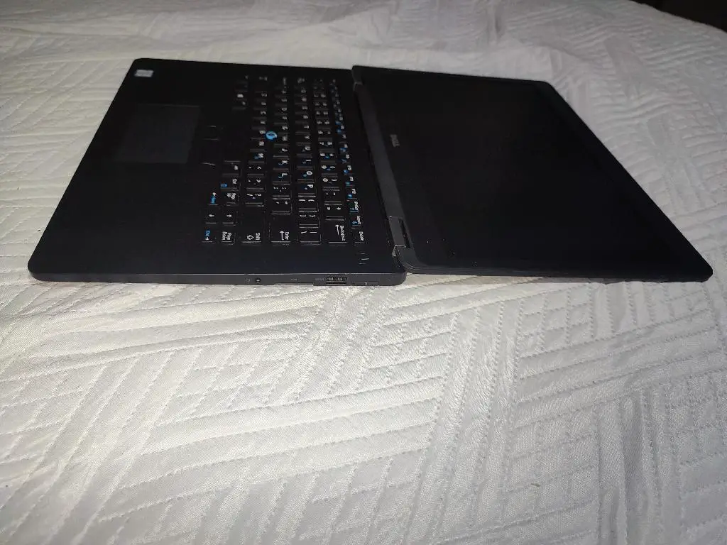 Dell Latitude E7470 Intel Core i5-6300U 2.4GHz 8GB RAM 256GB SSD 14 wi Foto 7220344-3.jpg