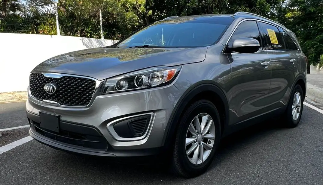           JEEPETA KIA SORENTO 2018 AMERICANA HASTA 64 KMS/GALON  Foto 7220533-4.jpg