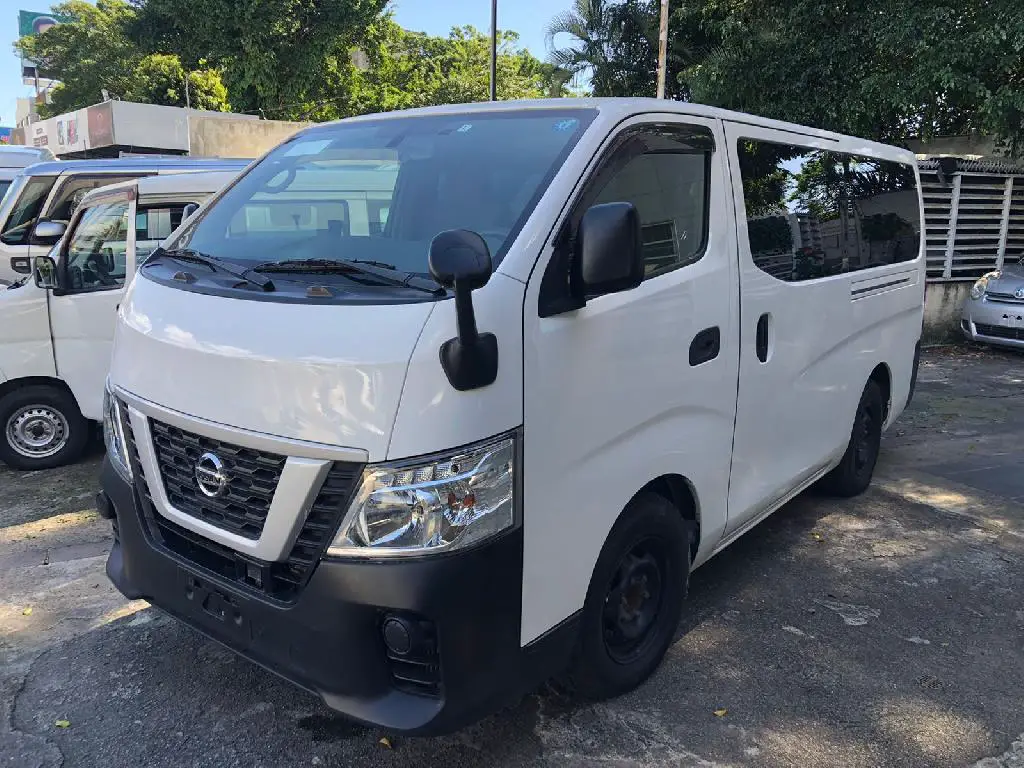 Nissan caravan 2018 diesel automática en Santo Domingo Este Foto 7221098-3.jpg